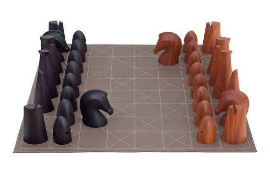 Hermes Chess Set, 1985
