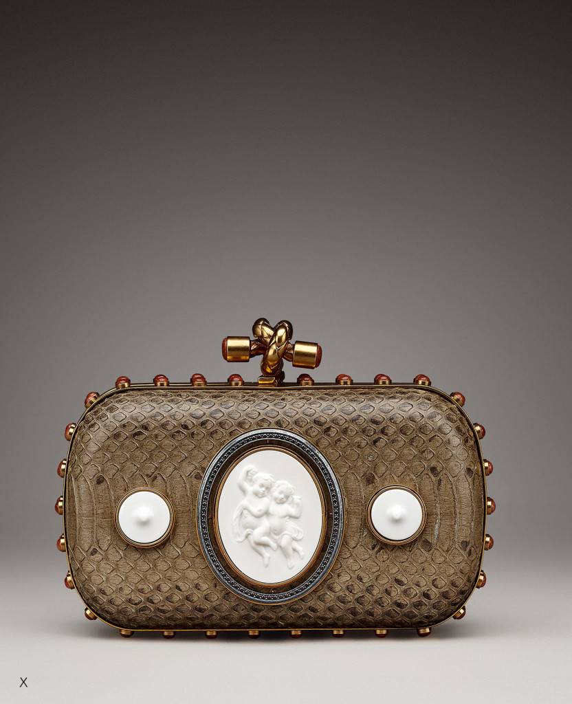 Bottega Veneta_Cherub knot clutch - AED 19500