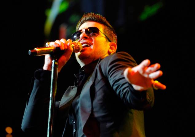 Singer Robin Thicke performs at The Pearl concert theater at the Palms. Photos: David Becker 
