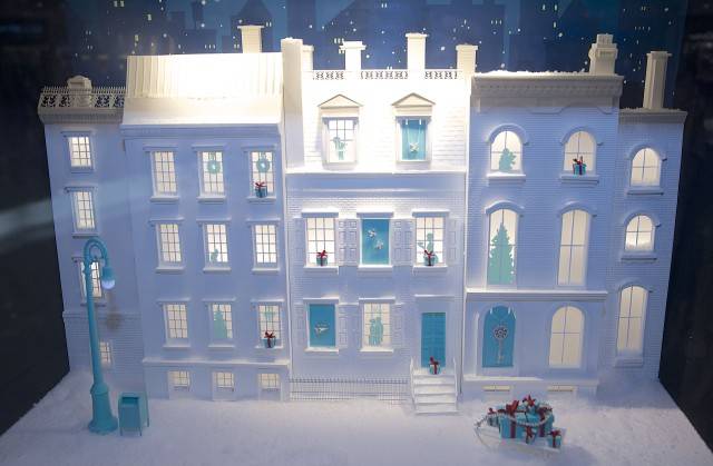 Tiffany Holiday Window3