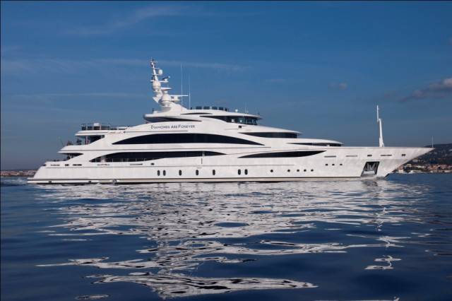 61m-luxury-motor-yacht-Diamonds-are-Forever-to-be-displayed-at-Miami-Boat-Show-2013