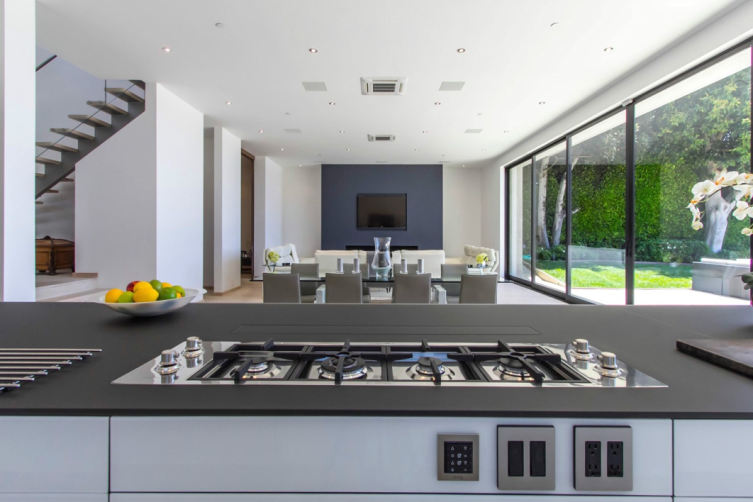 Sotheby's International Realty: Incredible Contemporary Home