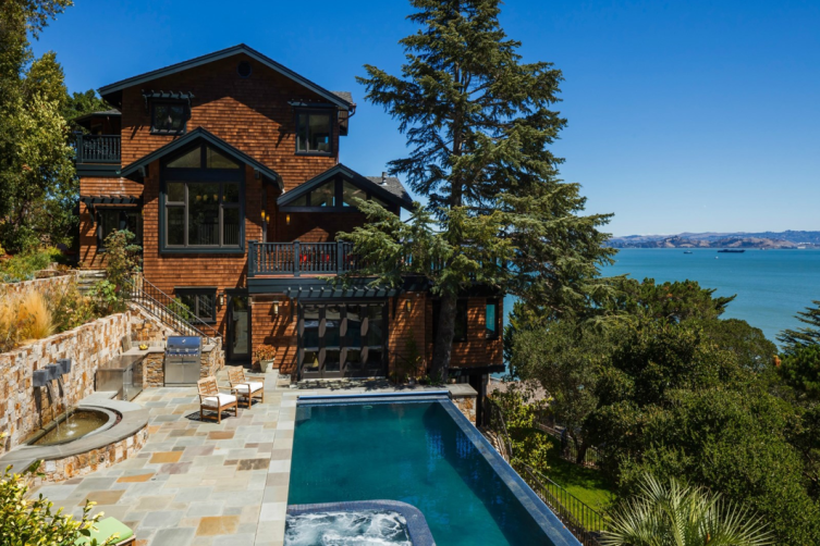 Sotheby's International Realty: Paradise Cove Residence