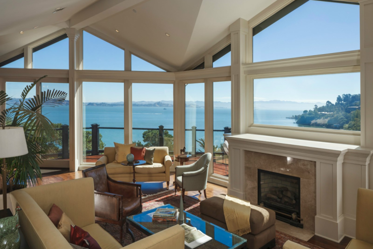 Sotheby's International Realty: Paradise Cove Residence