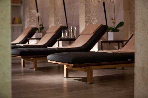 Therapy_Lounge_at ELLE Spa