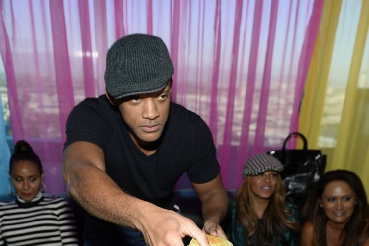 Will Smith Delivers Cheeseburgers to Party Goers. Photo: Bryan Steffy/WireImage)\