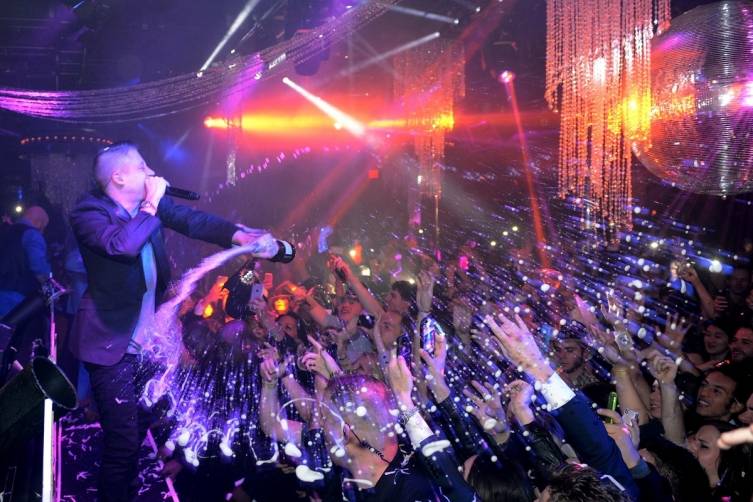 Macklemore & Ryan Lewis ring in 2015 at 1 OAK at the Mirage. Photos: Denise Truscello/ WireImage 