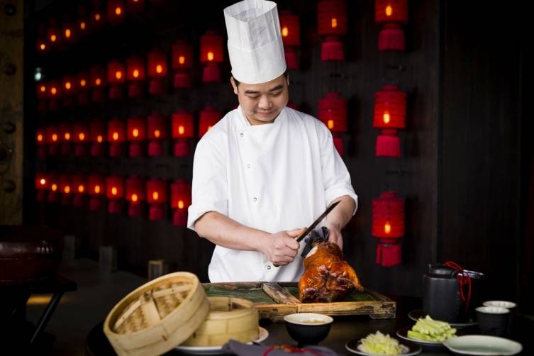HT24F Peking Duck with chef small