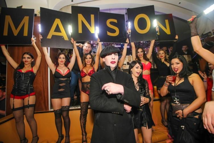 Marilyn Manson is greeted at Hyde Bellagio.