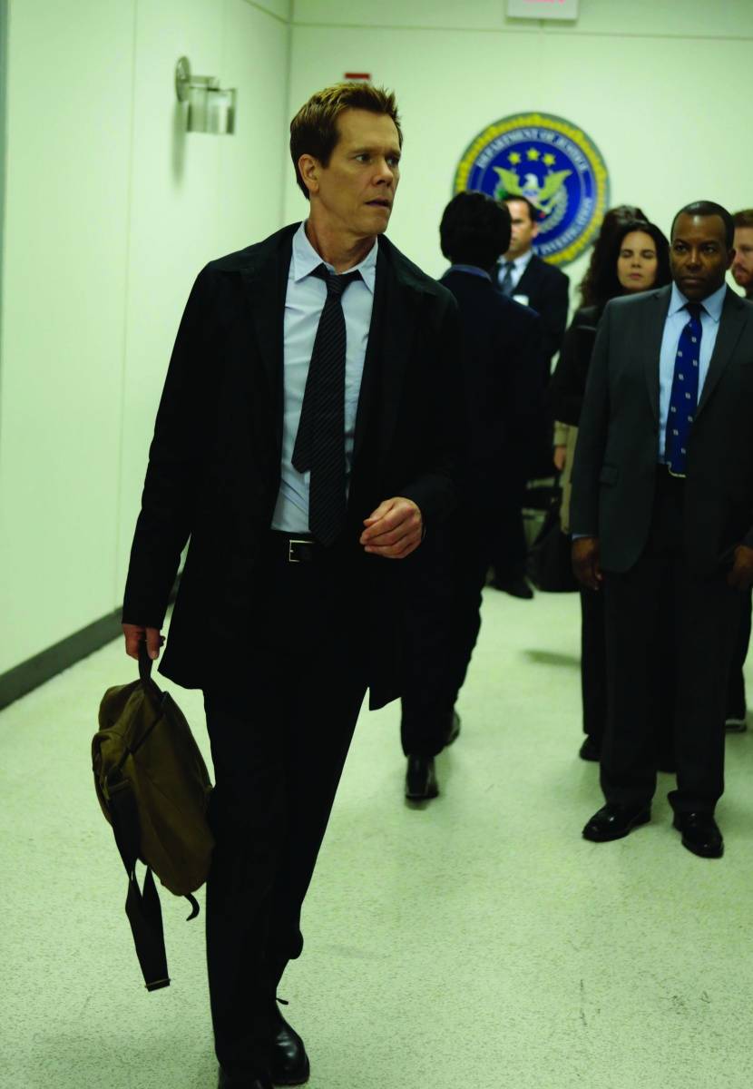 Kevin Bacon in suit