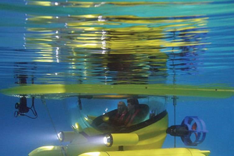 Amphibious-Sub-Surface-Watercraft-under-water