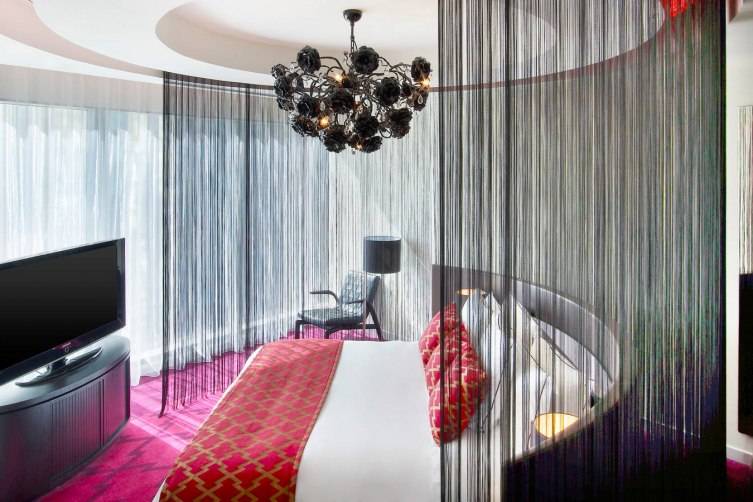 W Doha Hotel & Residences: Wow Suite Bedroom