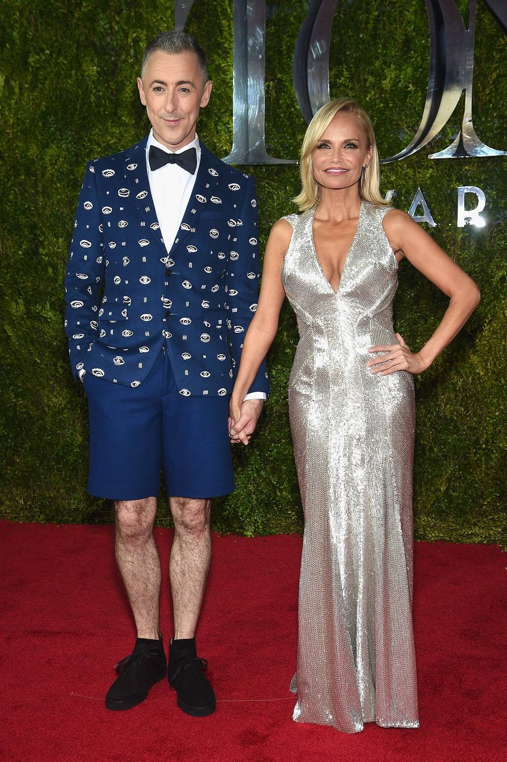 NEW YORK, NY - JUNE 07:  Hosts Alan Cumming (L) and Kristin Chenoweth attends the 2015 Tony Awards  at Radio City Music Hall on June 7, 2015 in New York City.  (Photo by Dimitrios Kambouris/Getty Images for Tony Awards Productions)