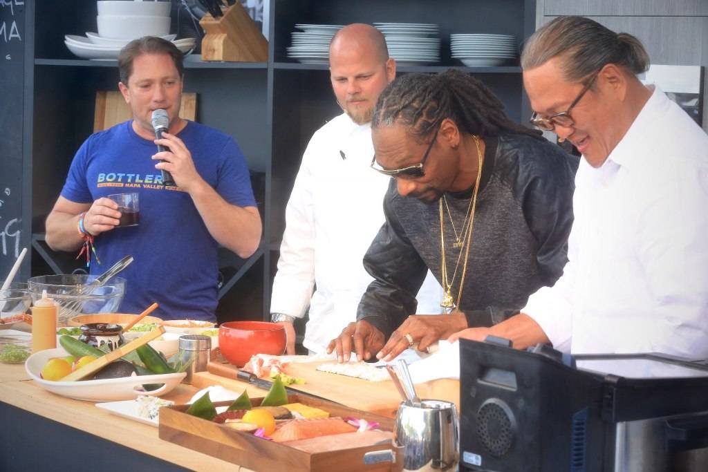 Snoop Dogg and Chef Morimoto make sushi