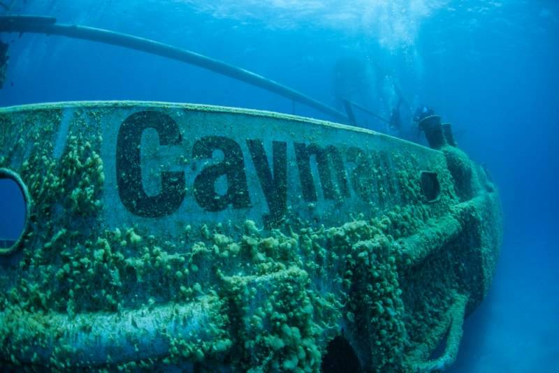 A shipwreck has been intentionally sunk as a diving and snorkeling attraction in Grand Cayman Island.