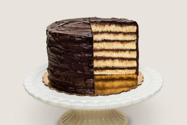 Cake Bar's classic yellow cake with chocolate frosting has just the right frosting to cake ratio. 