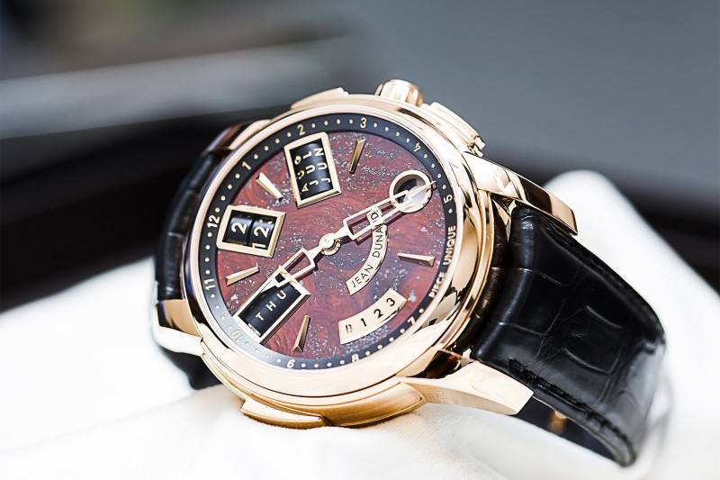 Jean-Dunand-Shabaka-2015-Red-Watch-Baselworld-angle