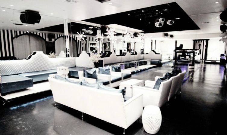 Luxx, located right downtown, is the Mecca of luxury for Dallas' elite.