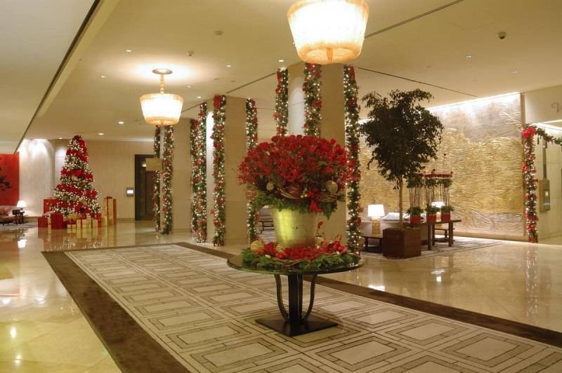 The Beverly Hilton Lobby Christmas Tree