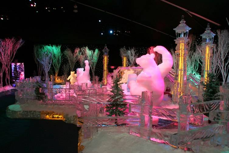 ICE!® features Christmas Around the World for 2015.