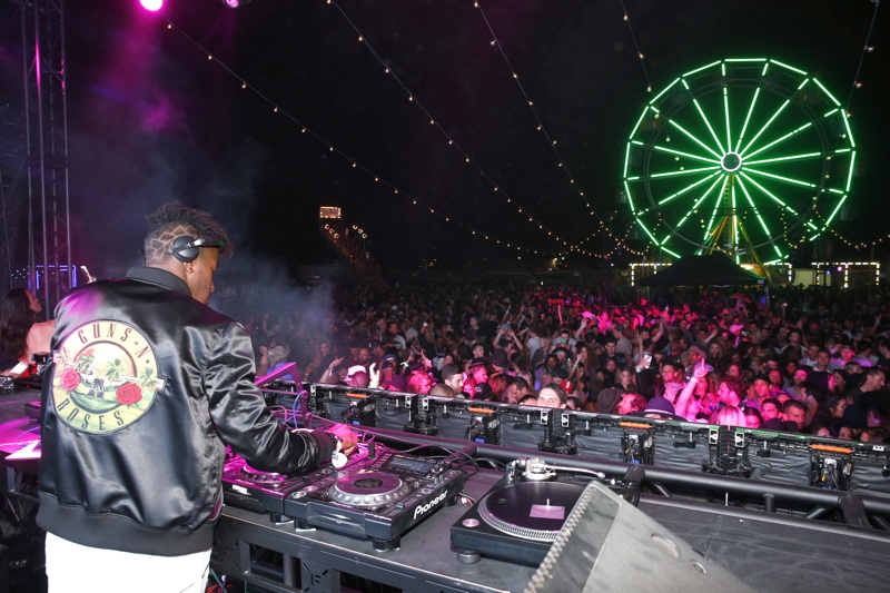 DJ Ruckus performs on stage at the Levi's Brand And RE/DONE Levi's Present NEON CARNIVAL With Tequila Don Julio 