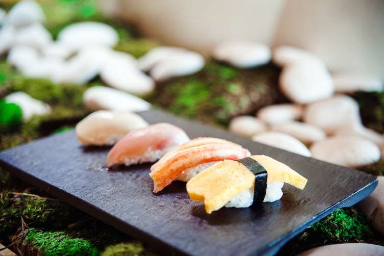 Tanuki sushi