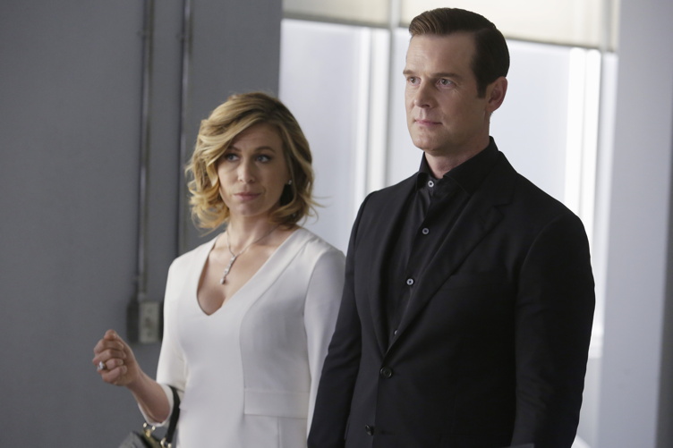 Sonya Walger and Peter Krause star in "The Catch" 
