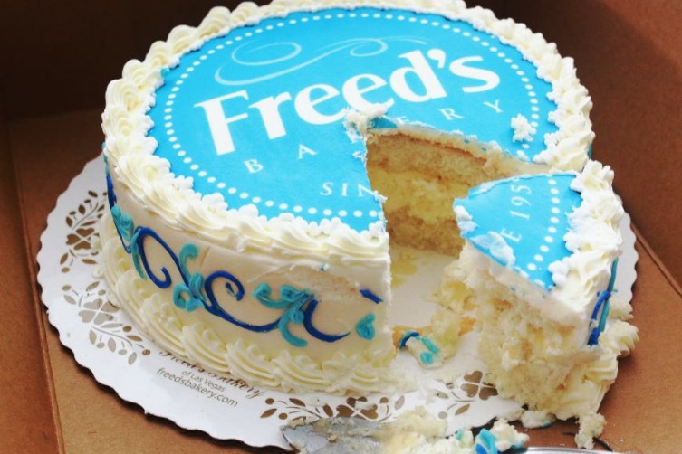 Freed’s Bakery Creates The Most Outrageous Cakes In Las Vegas Food Network Vegas Cakes Haute Living Tita Carra