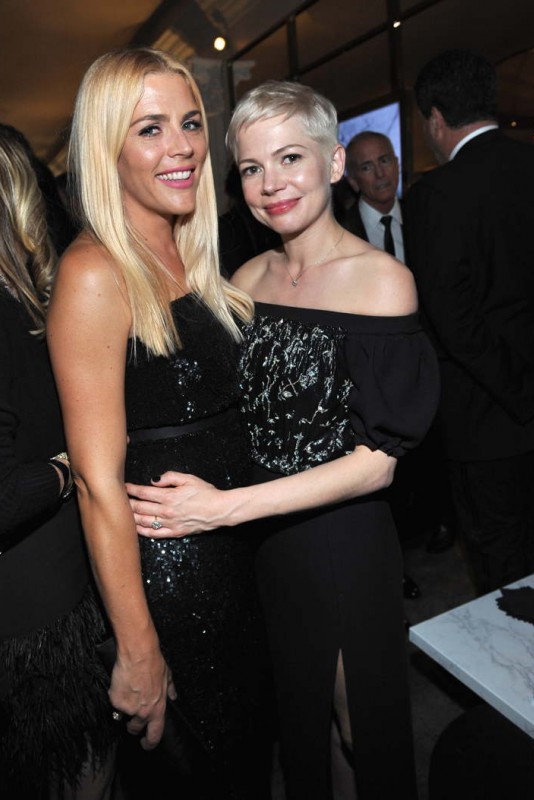 Busy Philipps (L) and Michelle Williams attend the 2018 InStyle and Warner Bros. 75th Annual Golden Globe Awards Post-Party 