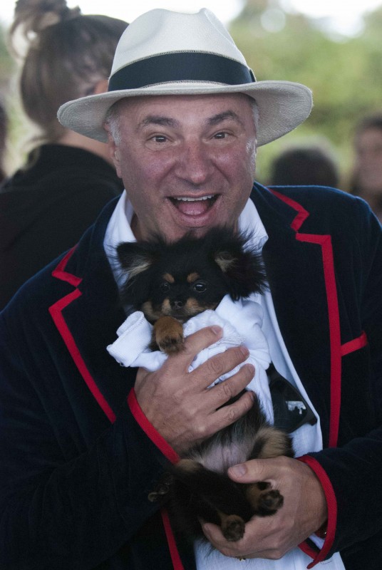 Kevin O'Leary and Paddington the Pom Photo Credit Michelangelo Photography