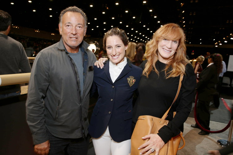  Jessica Springsteen poses with parents Bruce Springsteen and Patti Scialfa at the Longines Masters 