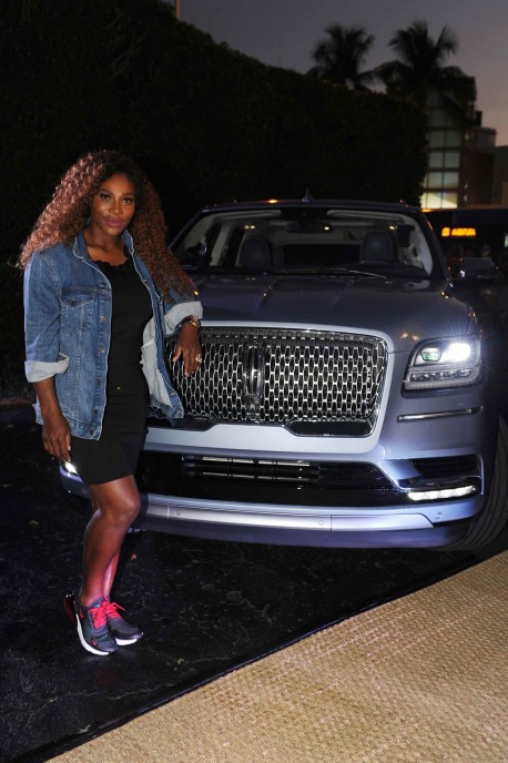 Serena Williams & Lincoln Navigator27