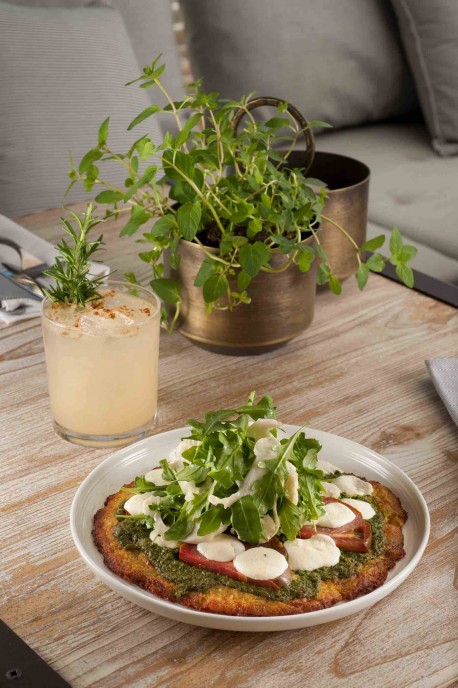 Cauliflower Crust Pizza and The Pear