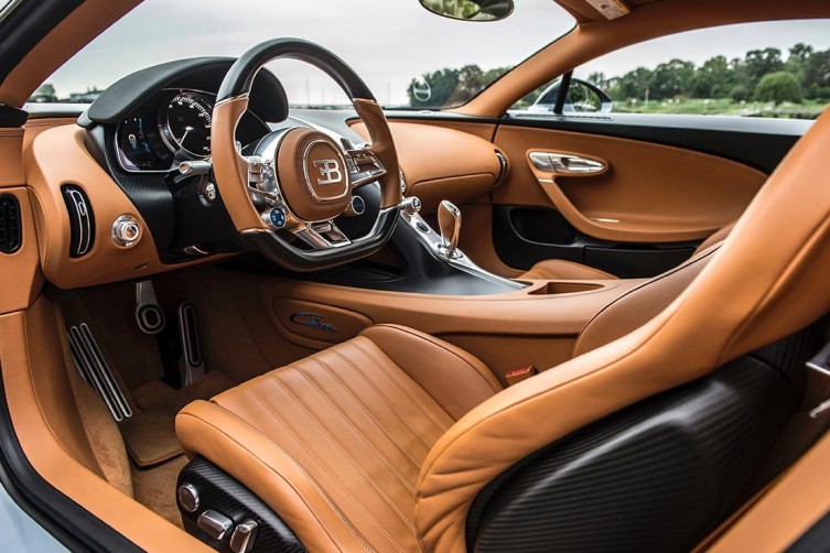 nydn-2017-bugatti-chiron-interior-dashboard
