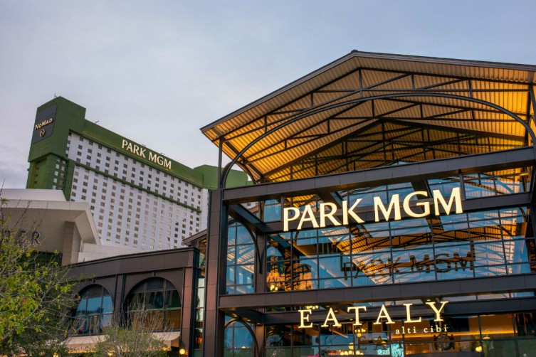 Eataly Las Vegas and Park MGM exterior.