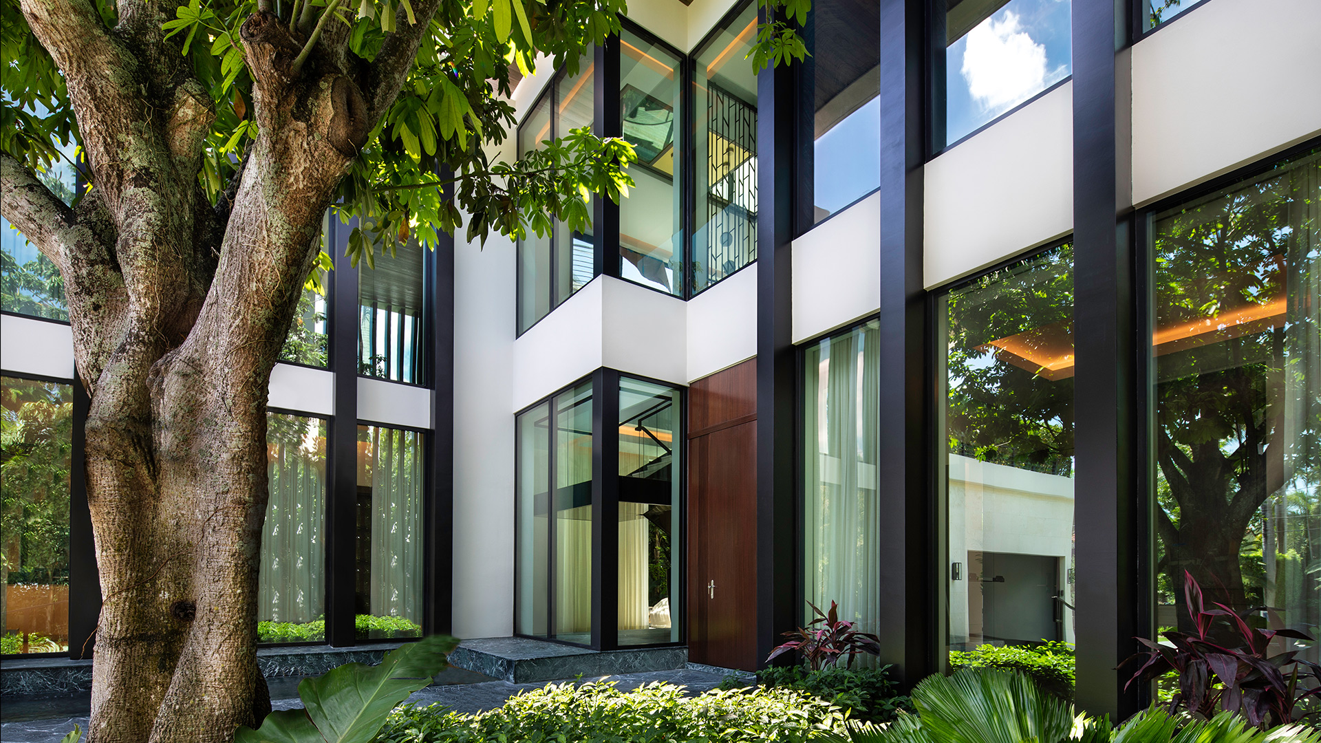 North Bay Road Residence interior detail