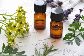 A Haute Essential Oil Guide For Everyday Use