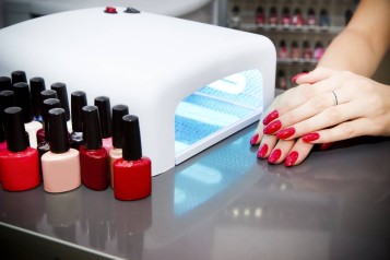 How to (Safely) Remove a Gel Manicure at Home