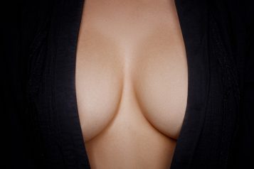 Dr. Capsular Contracture – Will Your Breast Implant Lead to Scar Tissue?