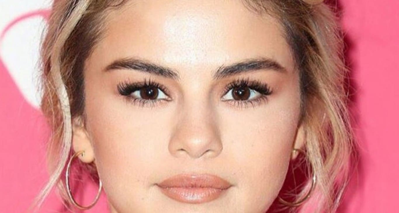 5 Celebrity-Approved Makeup Tools