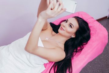 Dr. Arnaoutakis Discusses The Selfie Generation