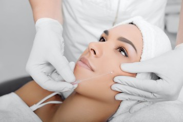 How A Non-Surgical Thread Lift Can Give You Youthful Skin