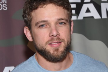 How “SEAL Team” Star Max Thieriot Got Ripped To Play A Navy Seal