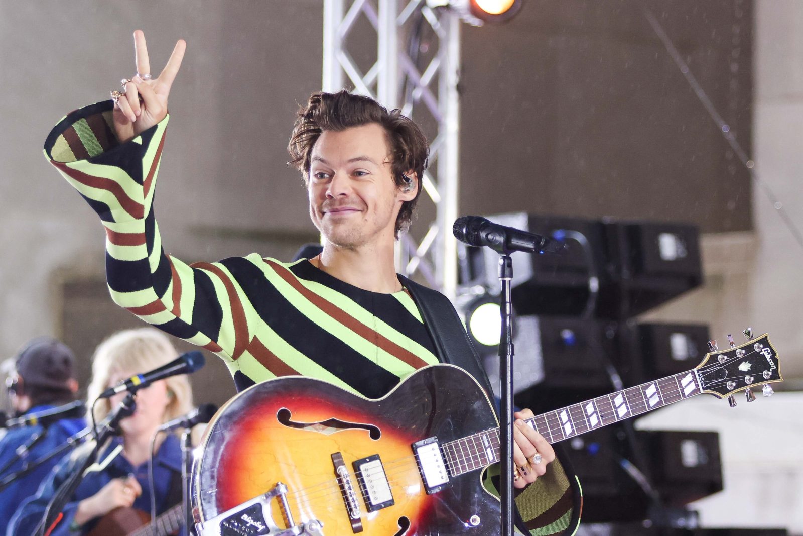 Harry Styles Not So Typical Rockstar Ritual Starts With An Ice Bath