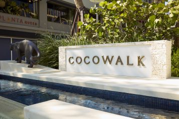 CocoWalk entrance