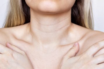 A,Close-up,View,Of,A,Young,Woman’s,Neck,And,Chest.