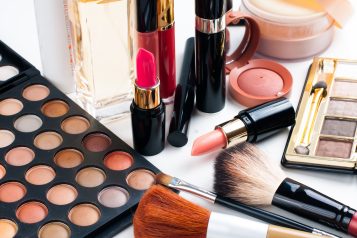 Professional,Makeup,Set:,Eyeshadow,Palette,,Lipstick,,Mascara,,Blush,,Powder,,Make-up