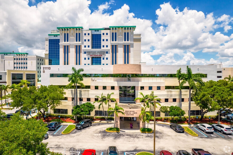 Biscayne Medical Arts Center at 21110 Biscayne Boulevard in Aventura, Florida, home to Dr. Ari M. Cohen's MDVIP-affiliated concierge internal medicine practice