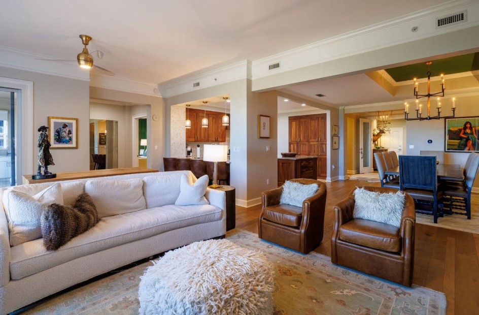 Destin Lowery Presents An Elegant Renovated Residence In Destin