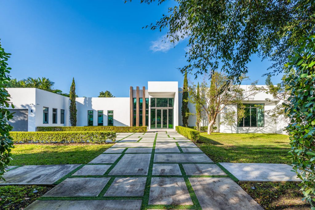 Wesley Ulloa & Bianca Guevara Present A Modern One Story Estate In Pinecrest